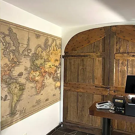 La Cour Carree Hotel Besse-et-Saint-Anastaise
