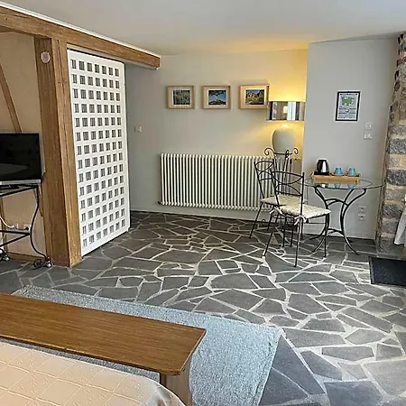 La Cour Carree 3* Besse-et-Saint-Anastaise
