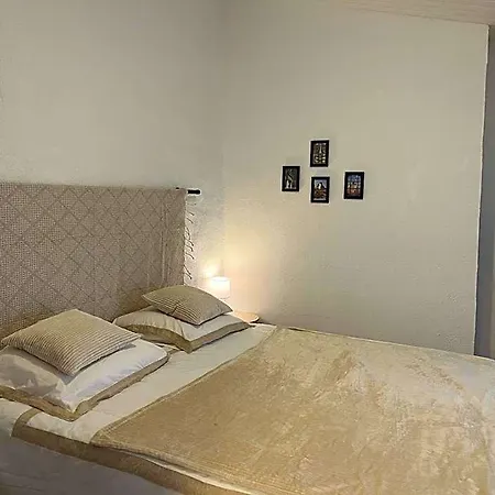 Otel La Cour Carree Besse-et-Saint-Anastaise