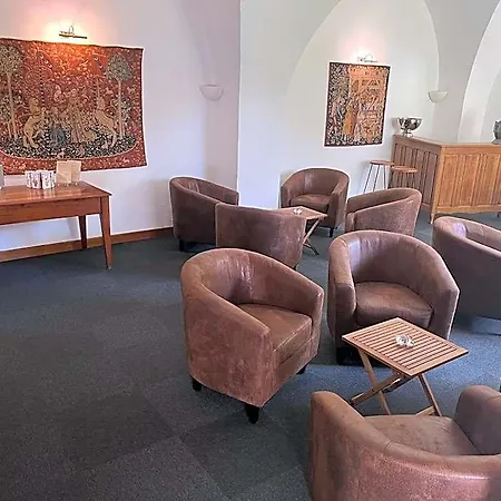 La Cour Carree Otel 3*