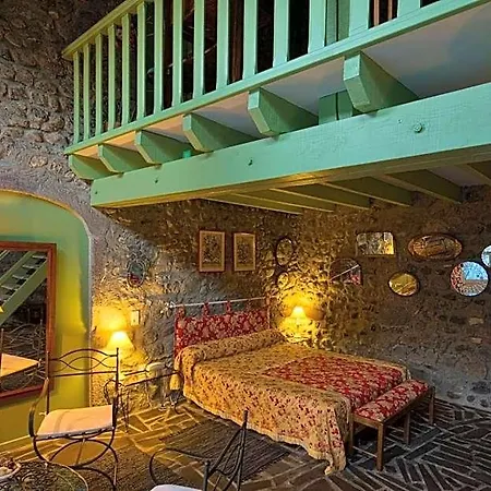 Hotel La Cour Carree Besse-et-Saint-Anastaise