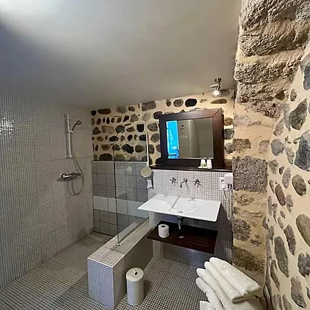 La Cour Carree Otel 3*